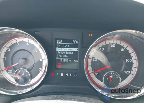 2011 Dodge Grand Caravan Crew z USA, uszkodzony, nr VIN 2D4RN5DG4BR763910